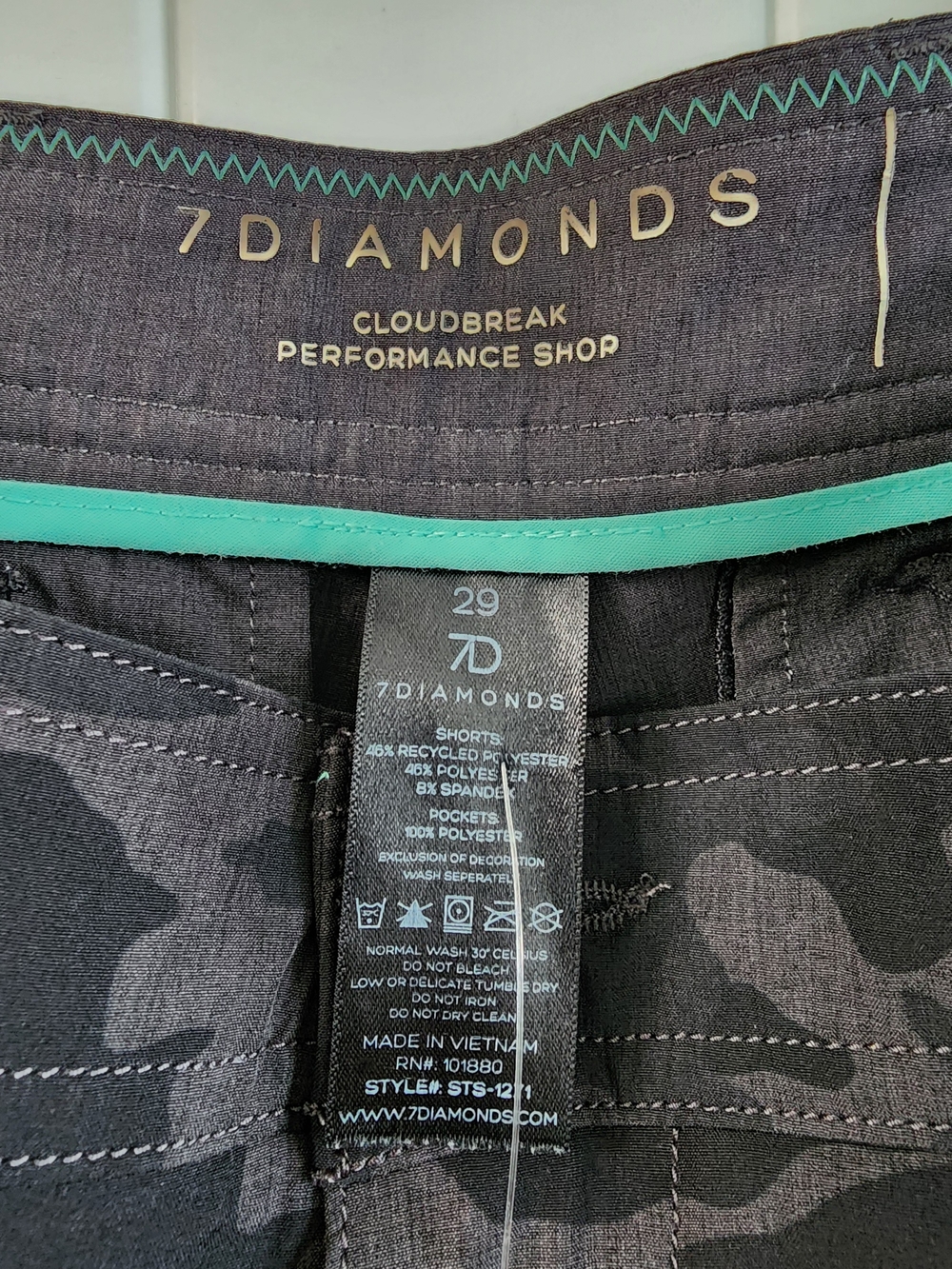 Size 29 7 Diamonds Men's Black/Grey Camo Shorts - Picture 3 of 6